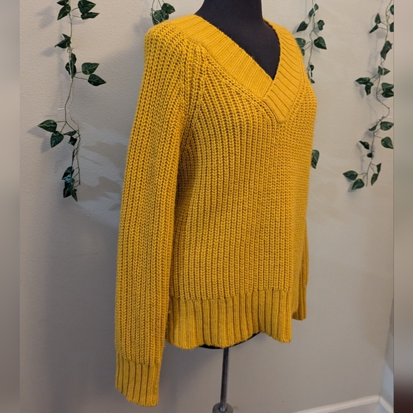 Women's Mustard Sweater - Picture 4 of 6